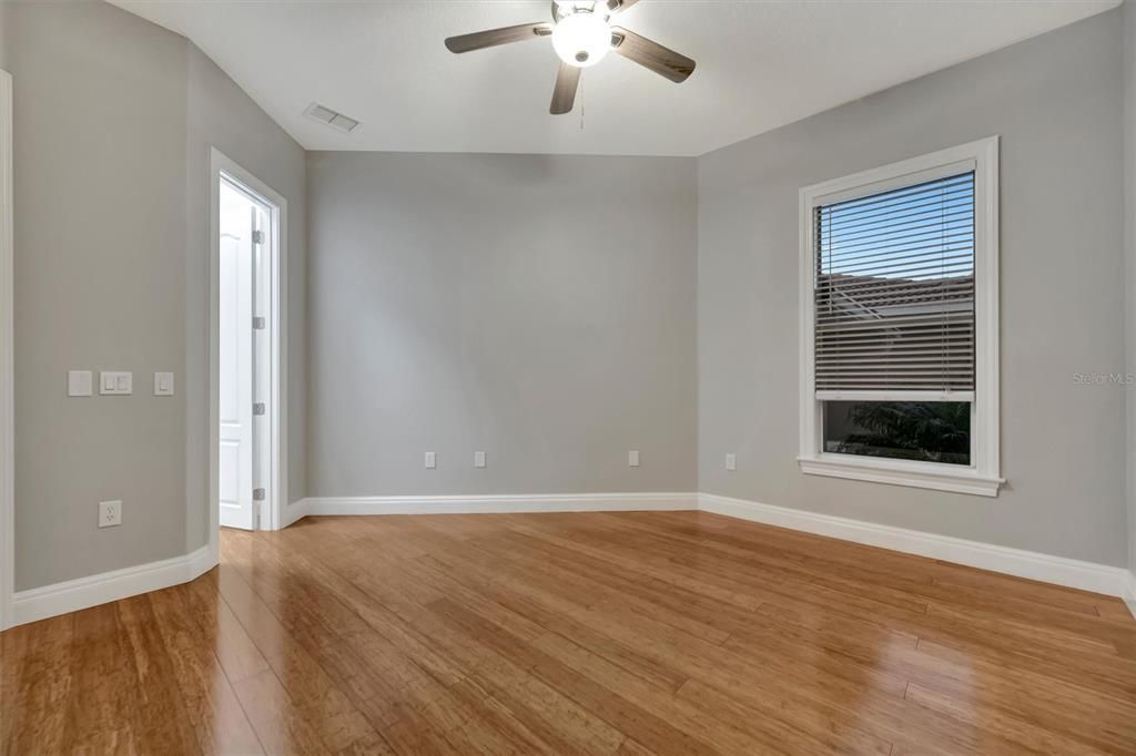 For Sale: $675,000 (5 beds, 3 baths, 2816 Square Feet)