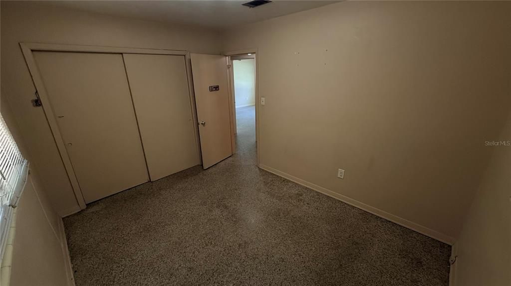 В аренду: $1,400 (2 спален, 1 ванн, 949 Квадратных фут)