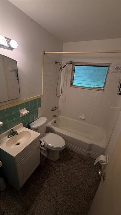 В аренду: $1,400 (2 спален, 1 ванн, 949 Квадратных фут)