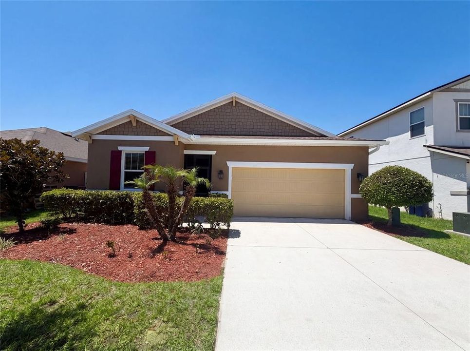 For Sale: $325,000 (4 beds, 2 baths, 1949 Square Feet)