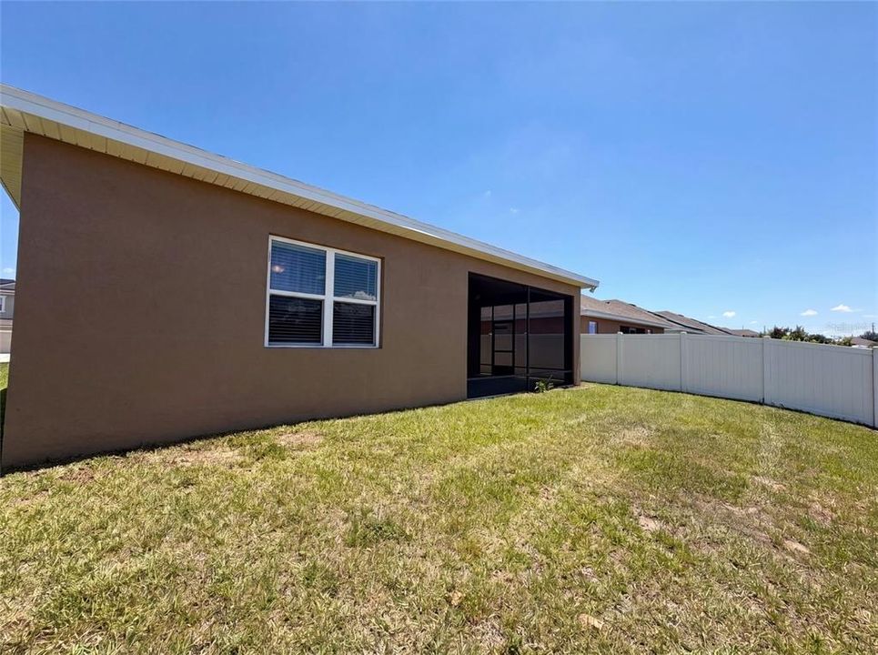 For Sale: $325,000 (4 beds, 2 baths, 1949 Square Feet)