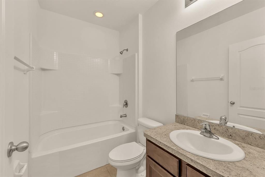 For Rent: $2,150 (3 beds, 2 baths, 1616 Square Feet)