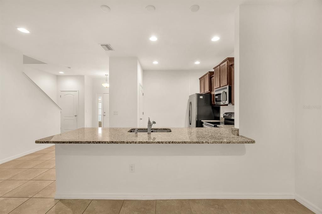 For Rent: $2,150 (3 beds, 2 baths, 1616 Square Feet)