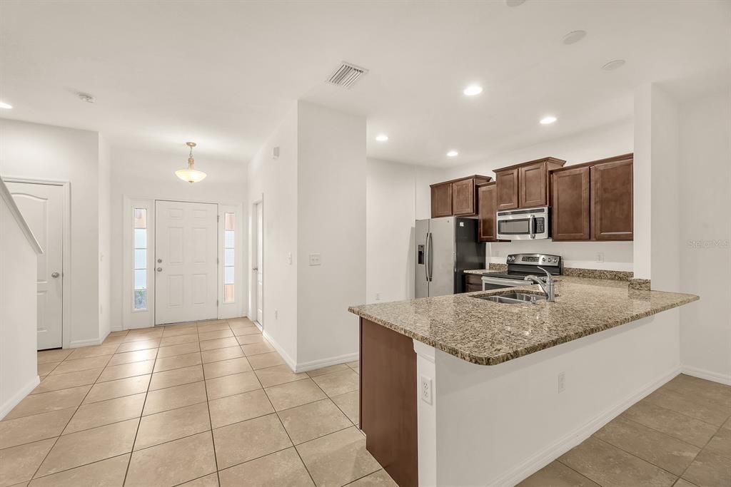 For Rent: $2,150 (3 beds, 2 baths, 1616 Square Feet)