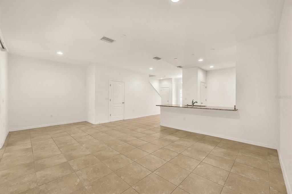 For Rent: $2,150 (3 beds, 2 baths, 1616 Square Feet)
