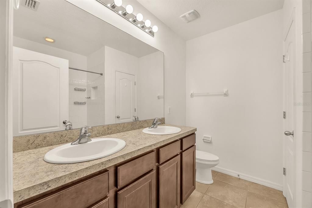 For Rent: $2,150 (3 beds, 2 baths, 1616 Square Feet)