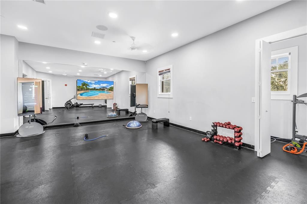 Activo con contrato: $675,000 (5 camas, 4 baños, 3422 Pies cuadrados)