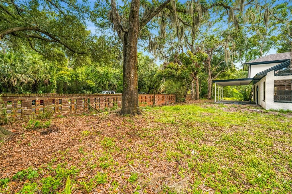 На продажу: $449,000 (0.14 acres)
