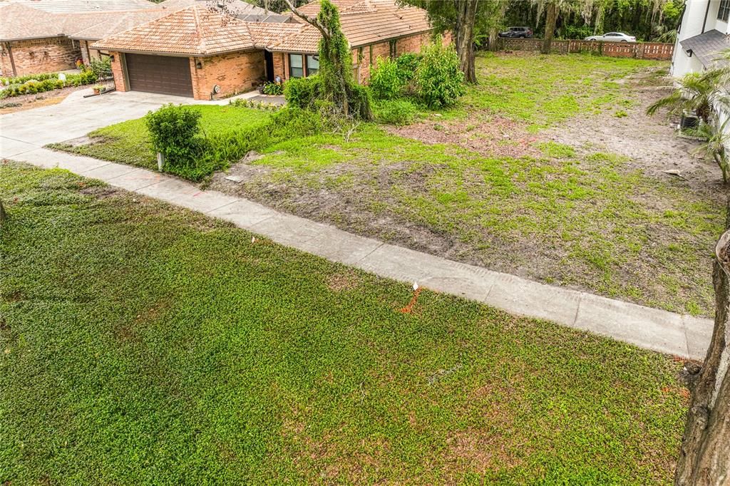 На продажу: $449,000 (0.14 acres)