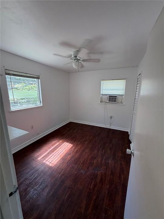For Sale: $199,900 (2 beds, 1 baths, 704 Square Feet)