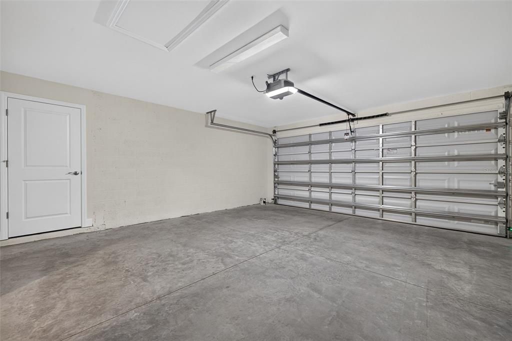 For Sale: $334,900 (3 beds, 3 baths, 1818 Square Feet)