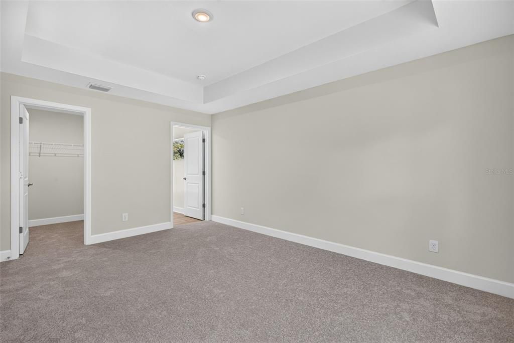 For Sale: $334,900 (3 beds, 3 baths, 1818 Square Feet)
