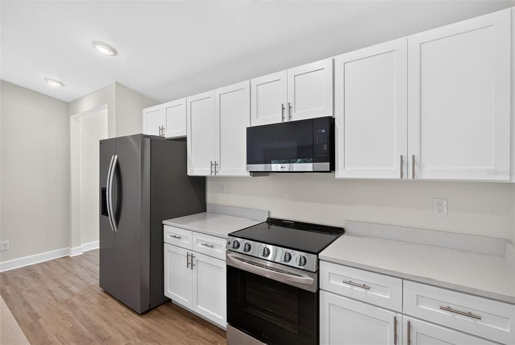 For Sale: $334,900 (3 beds, 3 baths, 1818 Square Feet)
