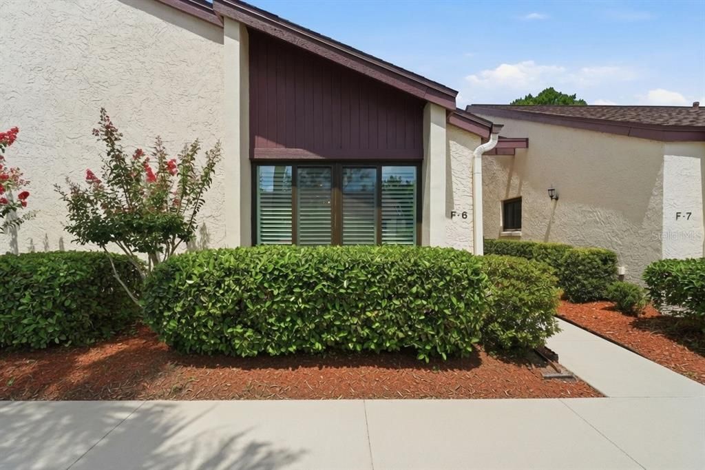 For Sale: $210,000 (2 beds, 2 baths, 1049 Square Feet)