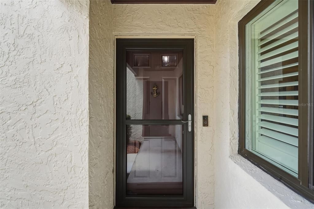 For Sale: $210,000 (2 beds, 2 baths, 1049 Square Feet)