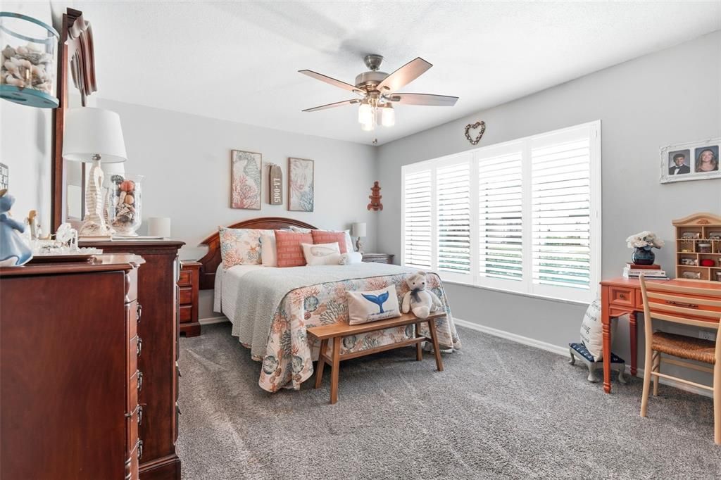 For Sale: $210,000 (2 beds, 2 baths, 1049 Square Feet)