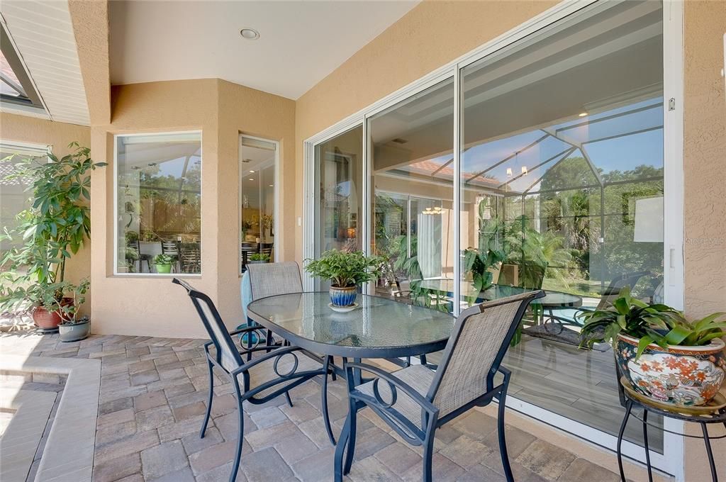 En Venta: $774,900 (4 camas, 3 baños, 2854 Pies cuadrados)