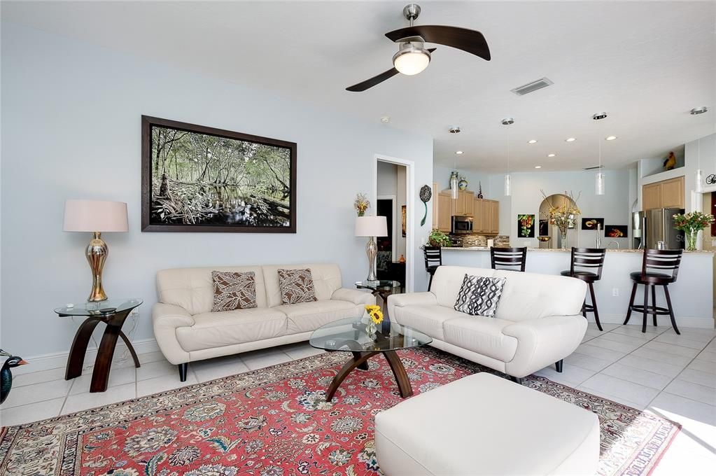 En Venta: $774,900 (4 camas, 3 baños, 2854 Pies cuadrados)