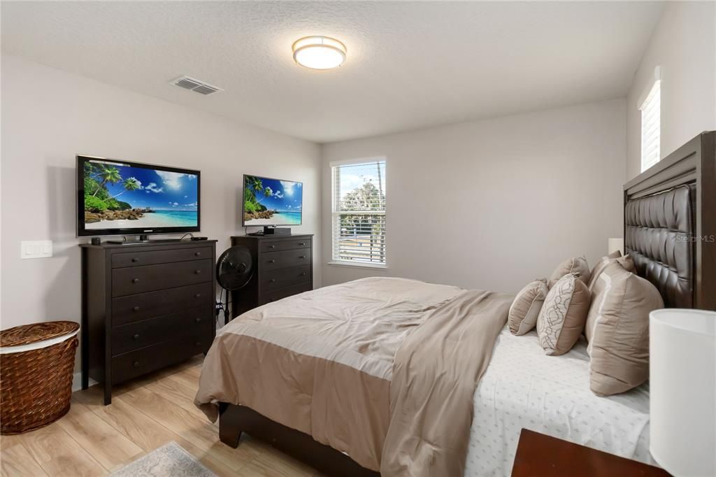 For Rent: $3,500 (4 beds, 3 baths, 3439 Square Feet)