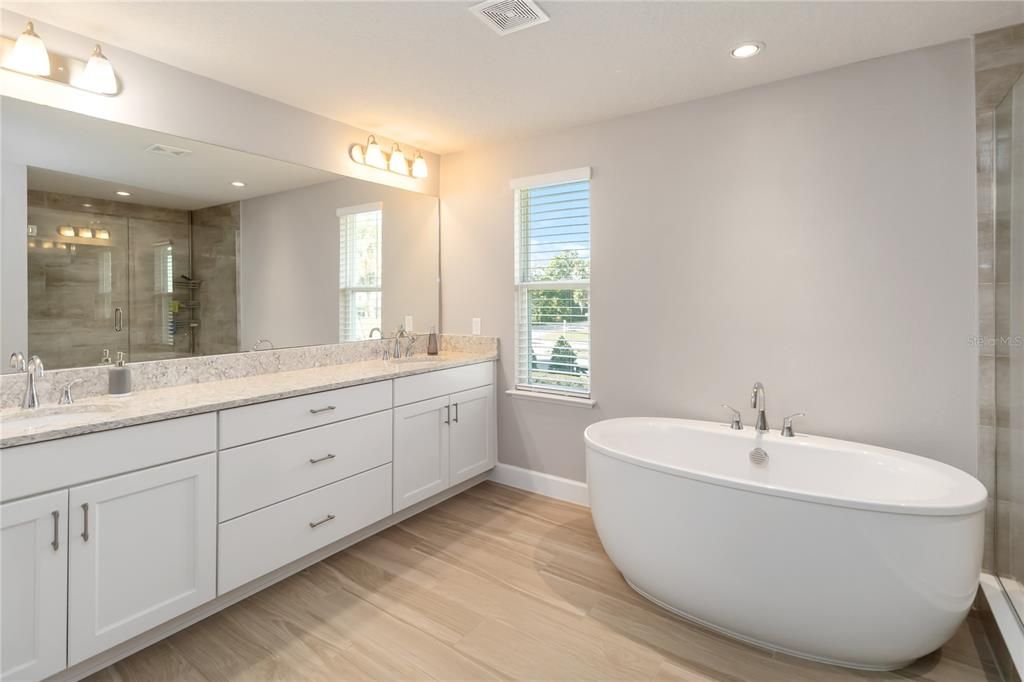 For Rent: $3,500 (4 beds, 3 baths, 3439 Square Feet)