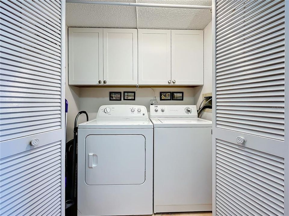 For Sale: $270,000 (1 beds, 1 baths, 920 Square Feet)