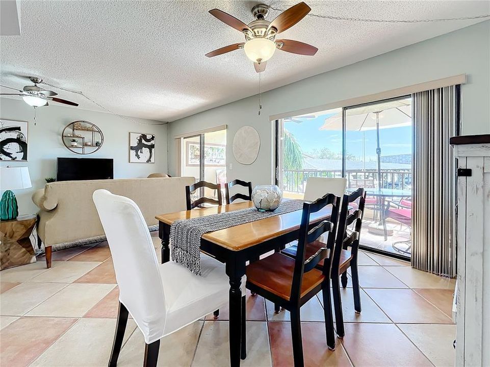 For Sale: $270,000 (1 beds, 1 baths, 920 Square Feet)