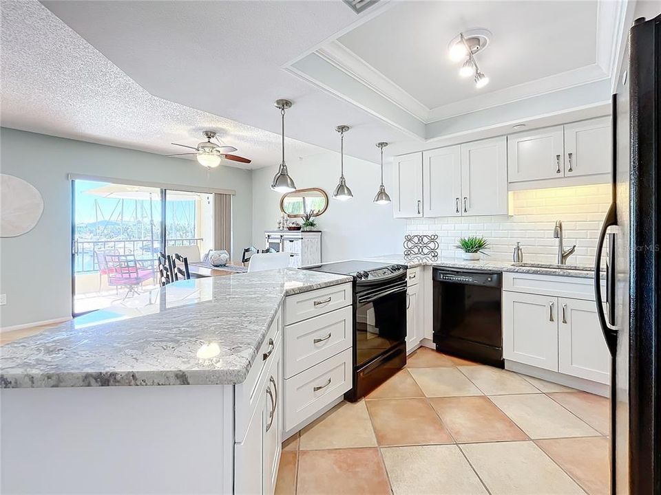 For Sale: $270,000 (1 beds, 1 baths, 920 Square Feet)