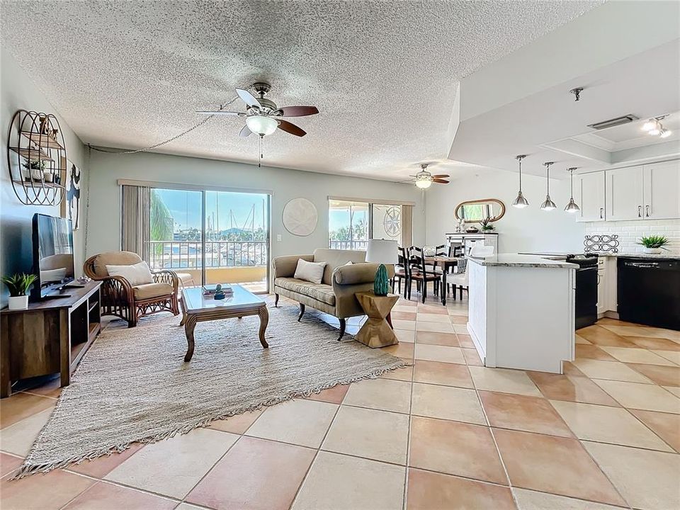 For Sale: $270,000 (1 beds, 1 baths, 920 Square Feet)