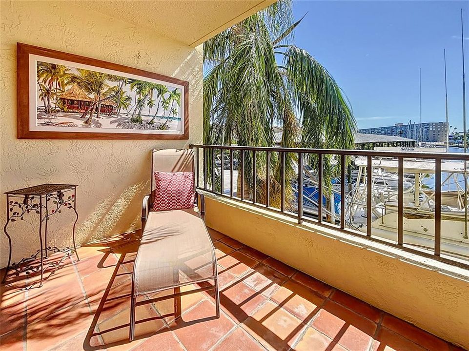 For Sale: $270,000 (1 beds, 1 baths, 920 Square Feet)