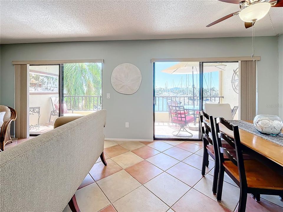 For Sale: $270,000 (1 beds, 1 baths, 920 Square Feet)