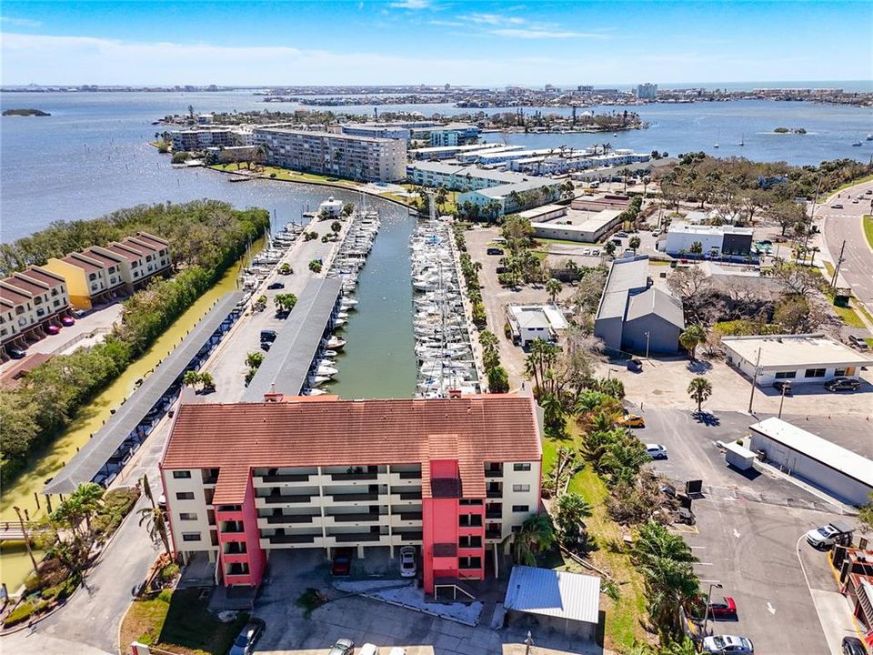For Sale: $270,000 (1 beds, 1 baths, 920 Square Feet)