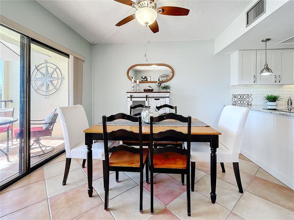 For Sale: $270,000 (1 beds, 1 baths, 920 Square Feet)