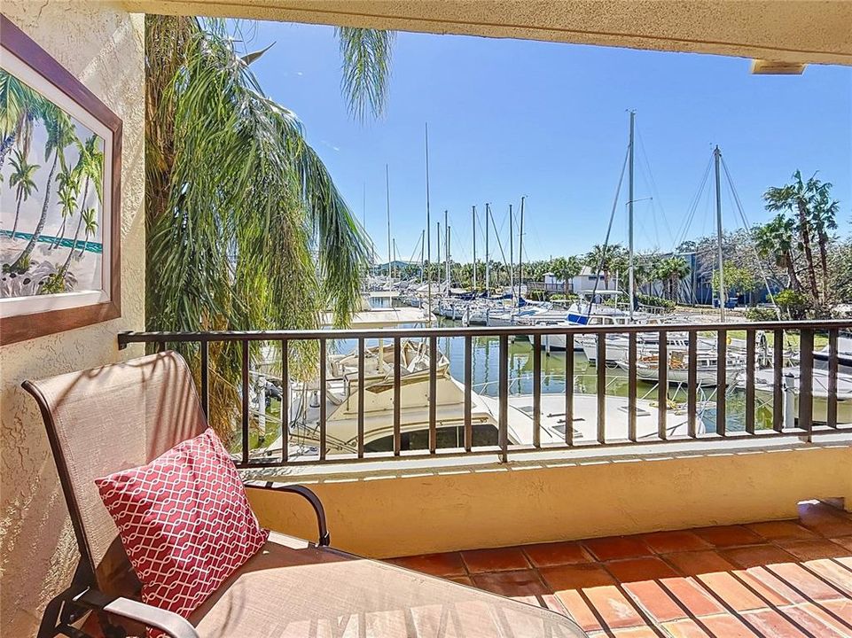 For Sale: $270,000 (1 beds, 1 baths, 920 Square Feet)