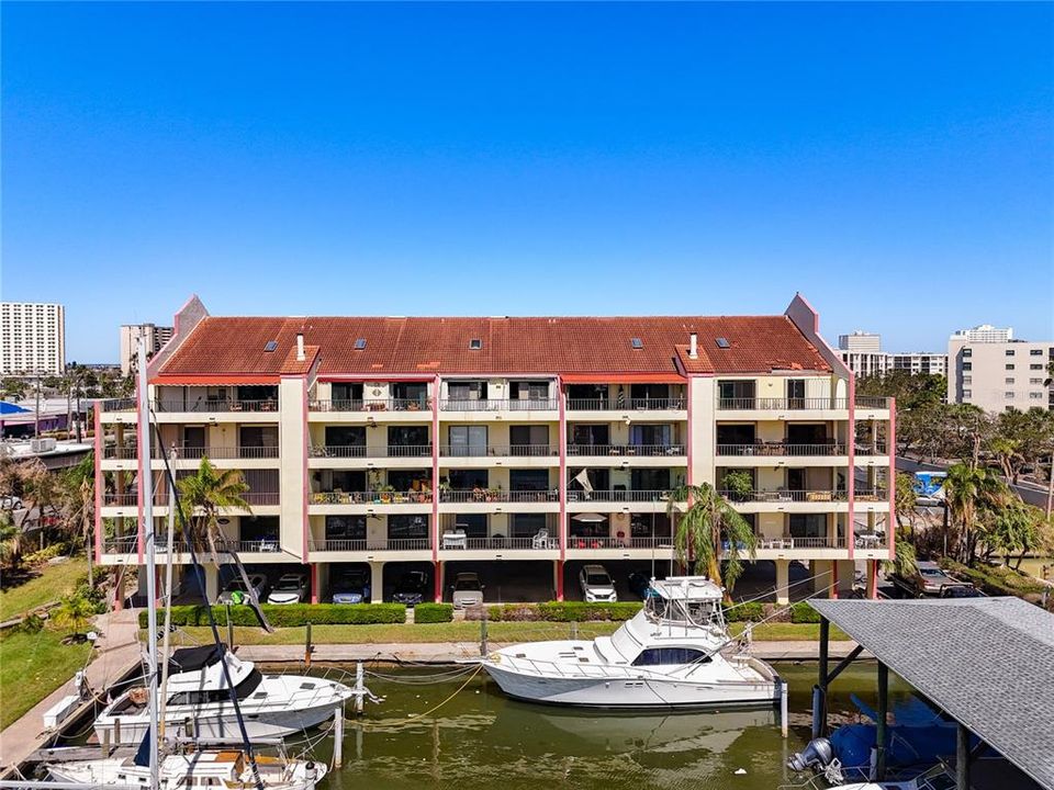 For Sale: $270,000 (1 beds, 1 baths, 920 Square Feet)