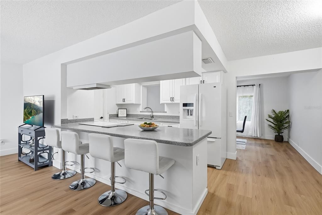 : $428,000 (3 спален, 2 ванн, 1674 Квадратных фут)