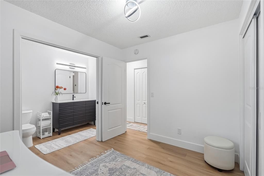 : $428,000 (3 спален, 2 ванн, 1674 Квадратных фут)