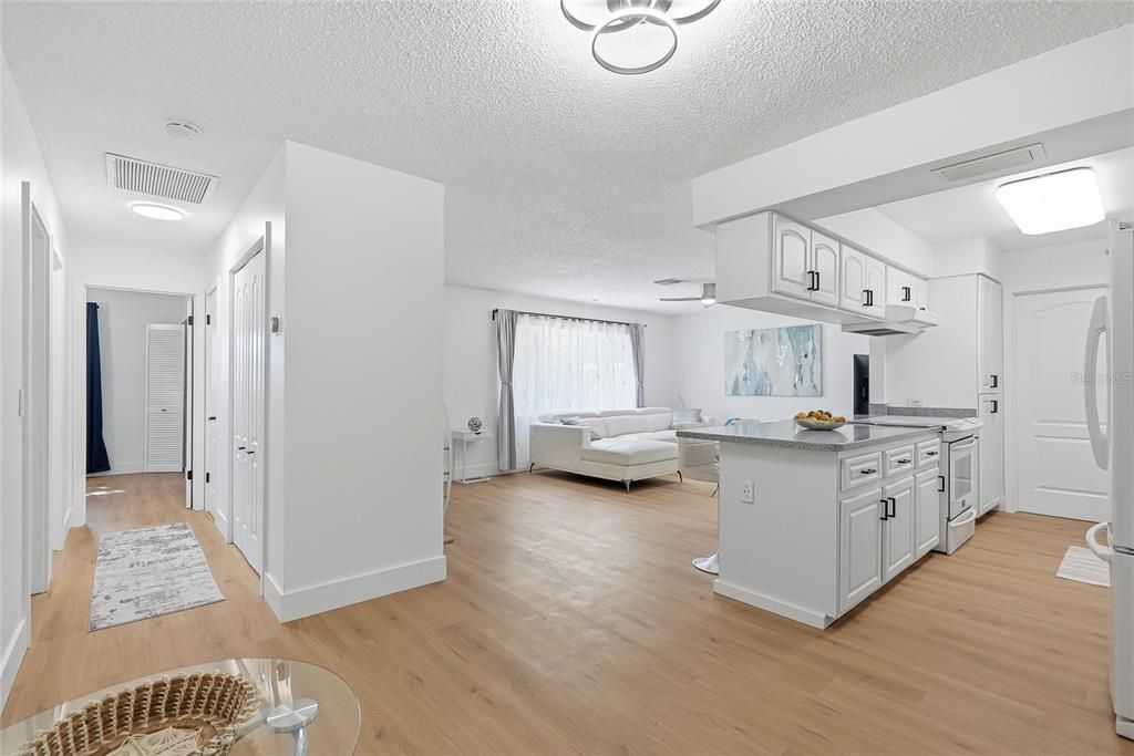: $428,000 (3 спален, 2 ванн, 1674 Квадратных фут)