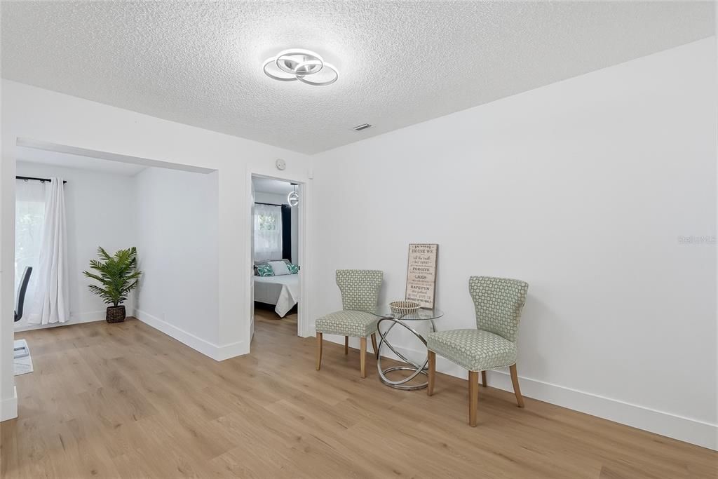 : $428,000 (3 спален, 2 ванн, 1674 Квадратных фут)