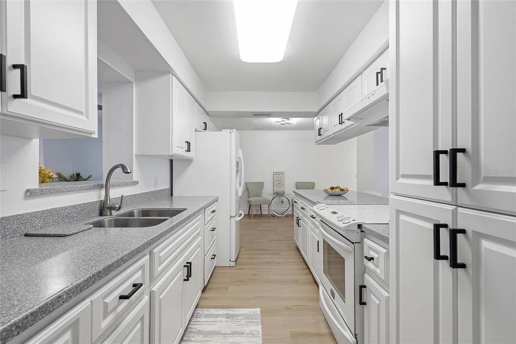 : $428,000 (3 спален, 2 ванн, 1674 Квадратных фут)