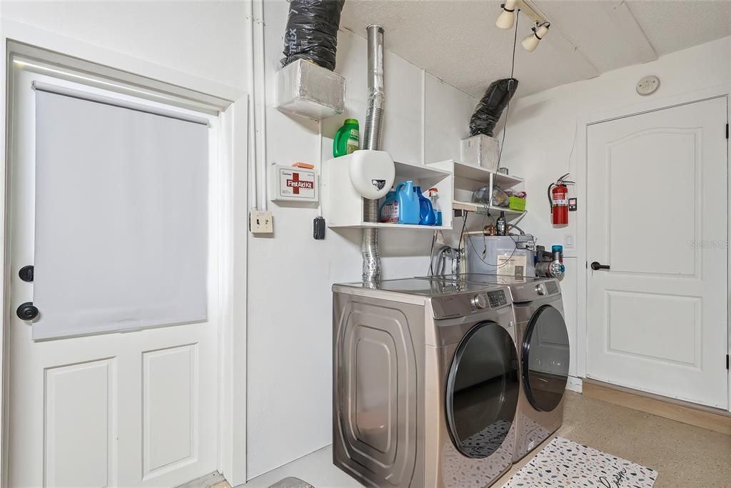 : $428,000 (3 спален, 2 ванн, 1674 Квадратных фут)