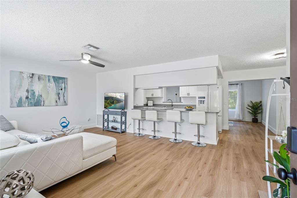 : $428,000 (3 спален, 2 ванн, 1674 Квадратных фут)