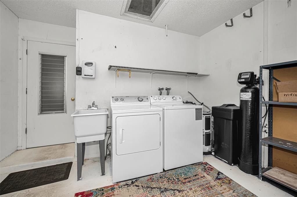 На продажу: $189,000 (2 спален, 2 ванн, 1135 Квадратных фут)