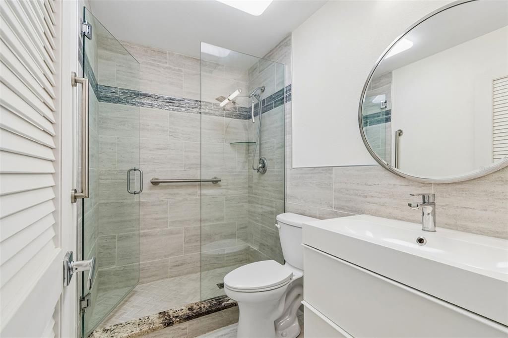 For Sale: $87,500 (1 beds, 1 baths, 608 Square Feet)