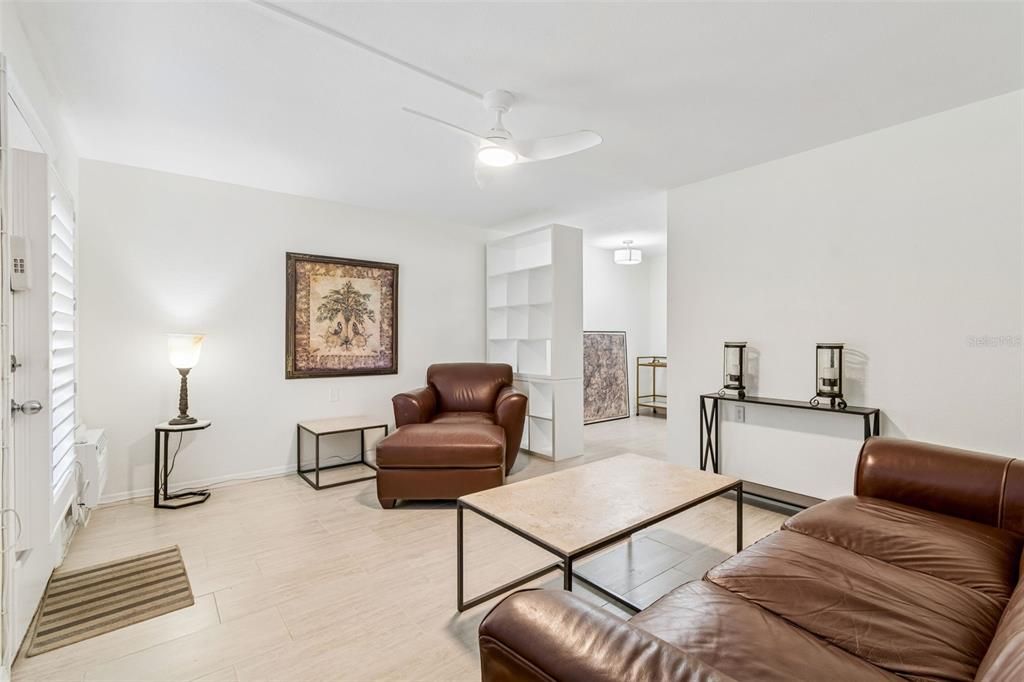 For Sale: $87,500 (1 beds, 1 baths, 608 Square Feet)