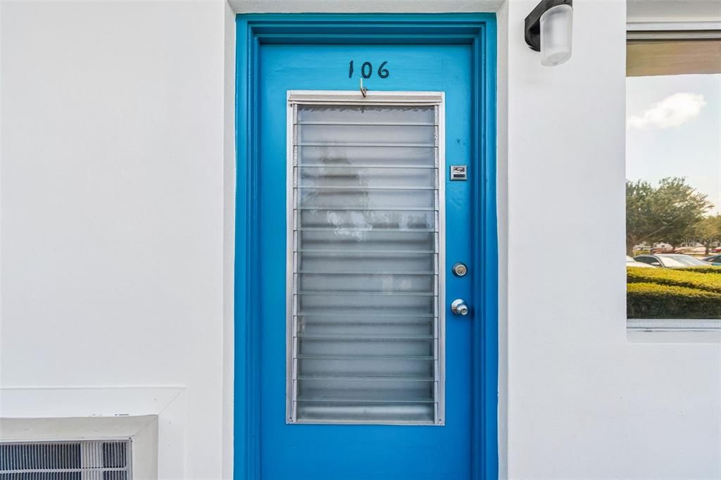 For Sale: $87,500 (1 beds, 1 baths, 608 Square Feet)