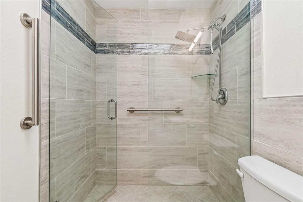 For Sale: $87,500 (1 beds, 1 baths, 608 Square Feet)