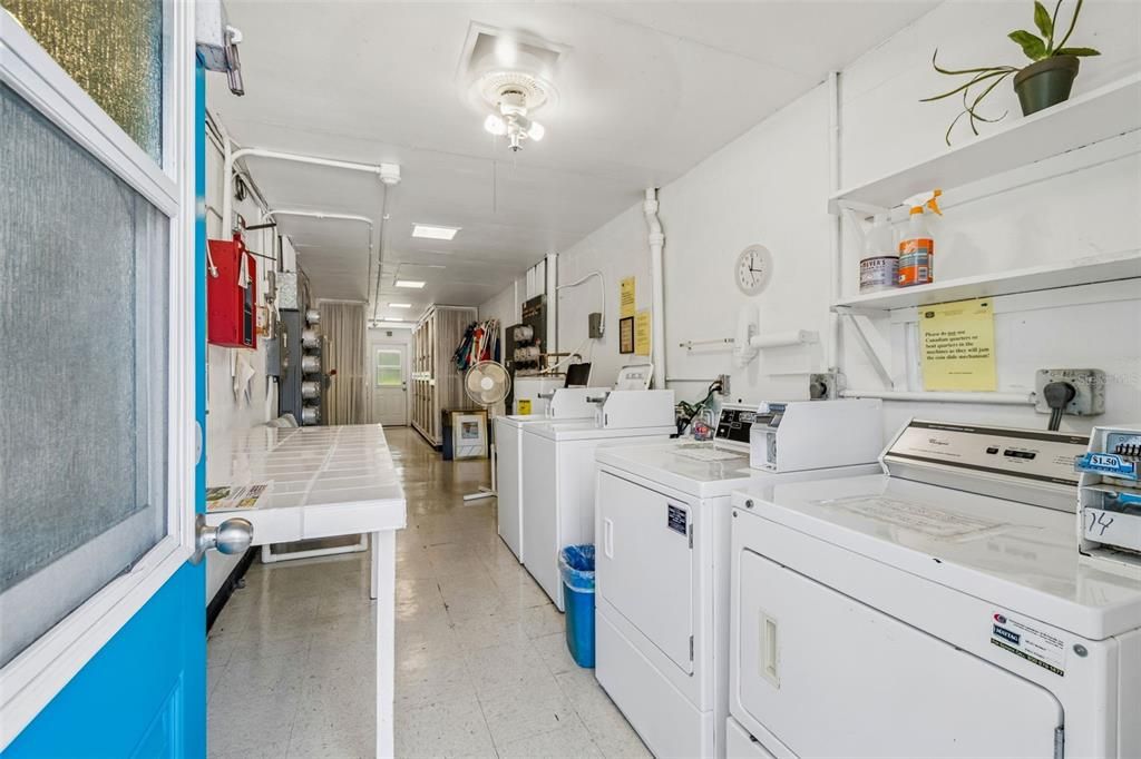 For Sale: $87,500 (1 beds, 1 baths, 608 Square Feet)