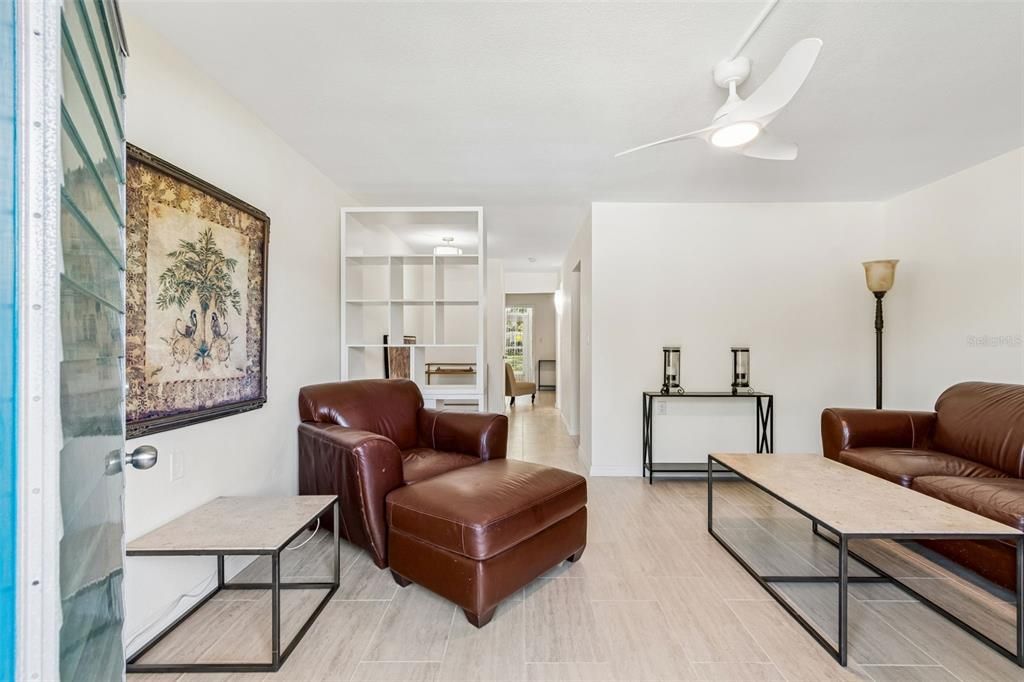 For Sale: $87,500 (1 beds, 1 baths, 608 Square Feet)