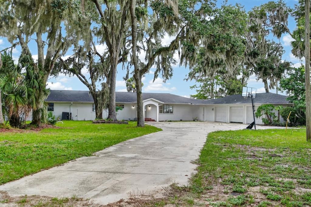 En Venta: $898,000 (4 camas, 3 baños, 2708 Pies cuadrados)