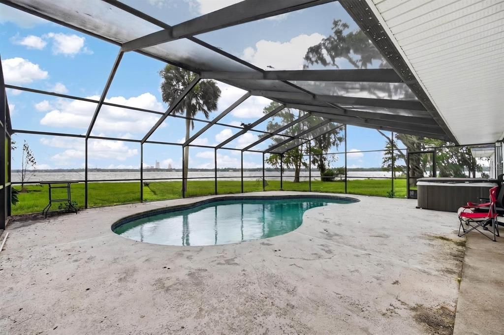 En Venta: $898,000 (4 camas, 3 baños, 2708 Pies cuadrados)
